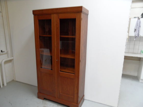 Image 1 of Vintage oak bookcase