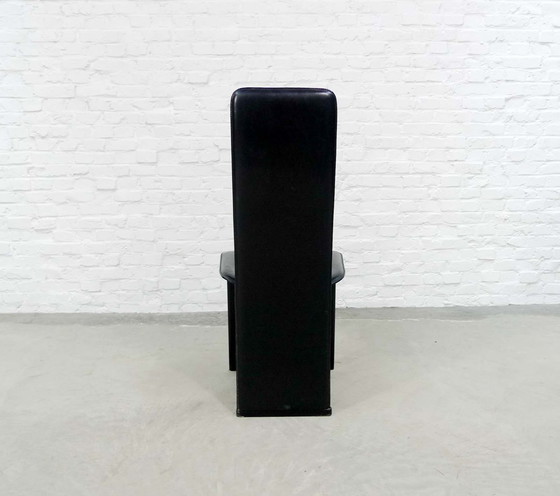 Image 1 of =Sedie da pranzo in pelle nera con schienale alto, design vintage. Italia, anni '70.