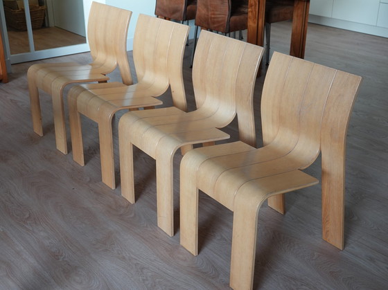 Image 1 of 4 Castelijn and Gijs Bakker chairs with dining table