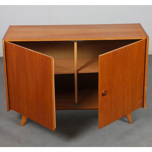 Vintage chest of drawers model U-450 in oak veneer by Jiroutek for Interier Praha, Czechoslovakia 1960