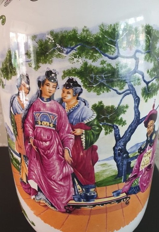 1133 Vintage Oriental Vase With Representation