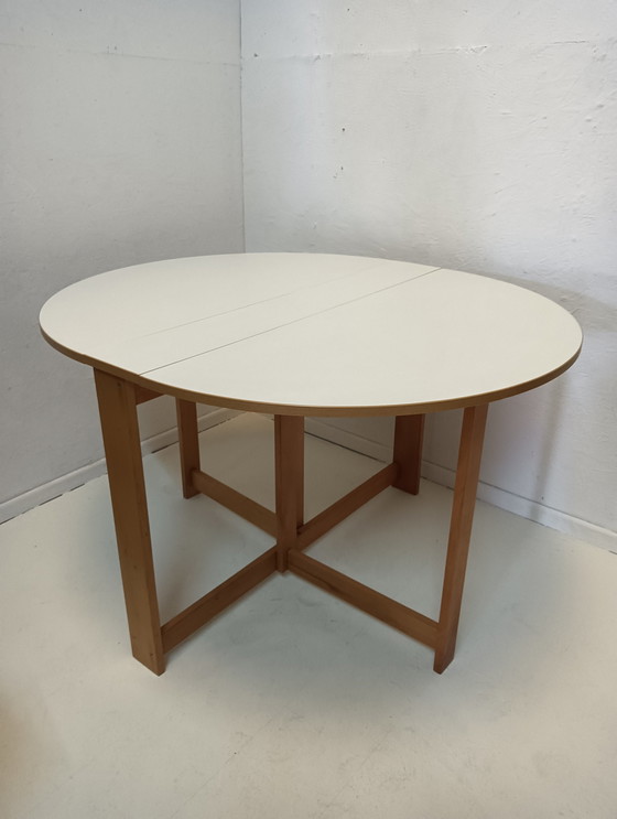 Image 1 of Table, pliable en deux parties