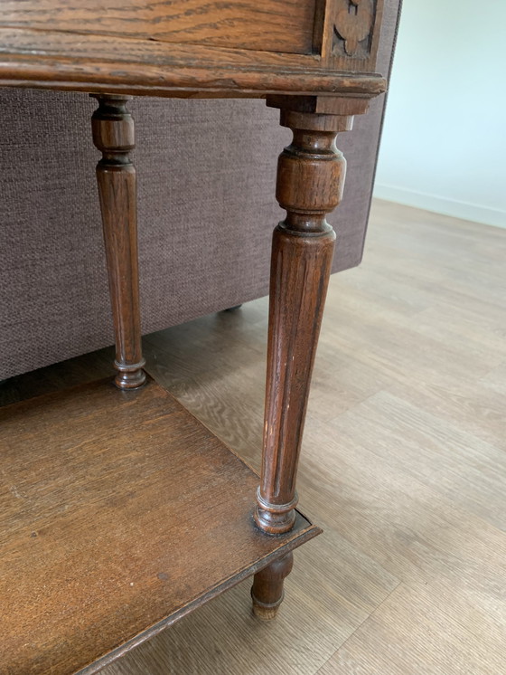 Image 1 of Table de chevet vintage en chêne français avec plateau en marbre