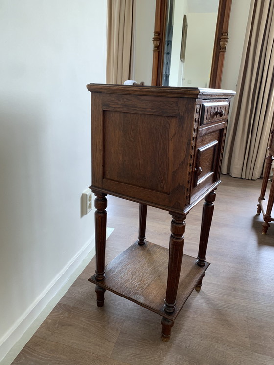 Image 1 of Comodino vintage in rovere francese con piano in marmo