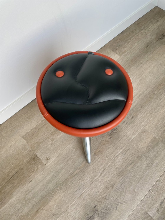 Image 1 of Leolux TamTam Bongo side table/pouf in brick red/black (design Hugo de Ruiter)