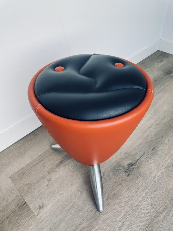 Image 1 of Leolux TamTam Bongo side table/pouf in brick red/black (design Hugo de Ruiter)