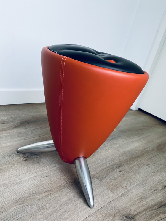 Image 1 of Leolux TamTam Bongo side table/pouf in brick red/black (design Hugo de Ruiter)