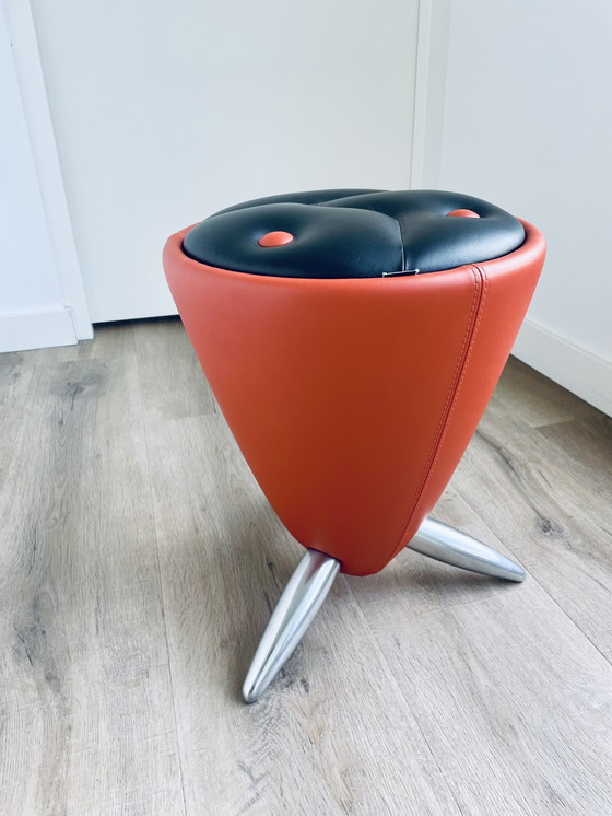 Image 1 of Leolux TamTam Bongo side table/pouf in brick red/black (design Hugo de Ruiter)