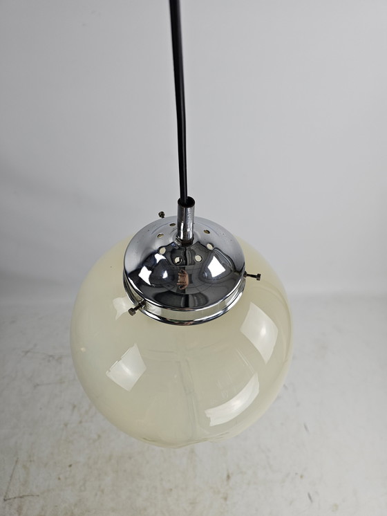 Image 1 of Lampe suspendue italienne en verre crème