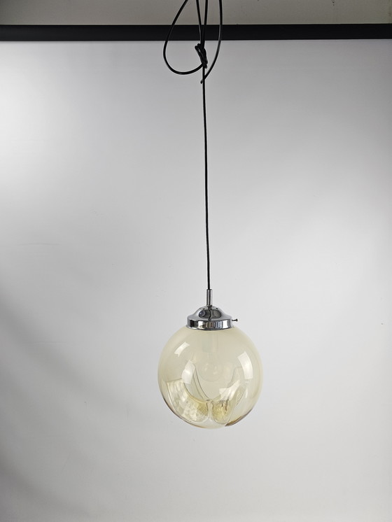 Image 1 of Lampe suspendue italienne en verre crème