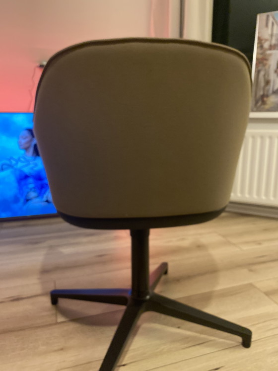 Image 1 of Vitra 510 softshell chair