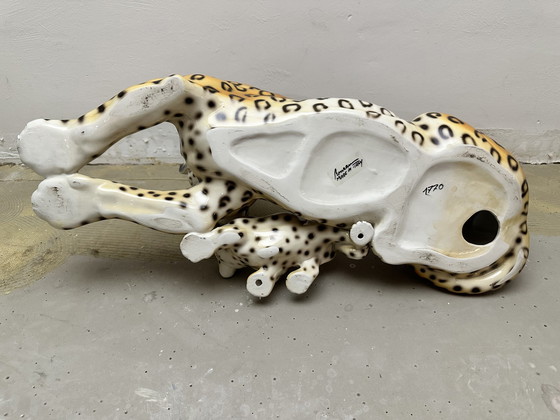 Image 1 of Ronzan Cheetah with child ceramic