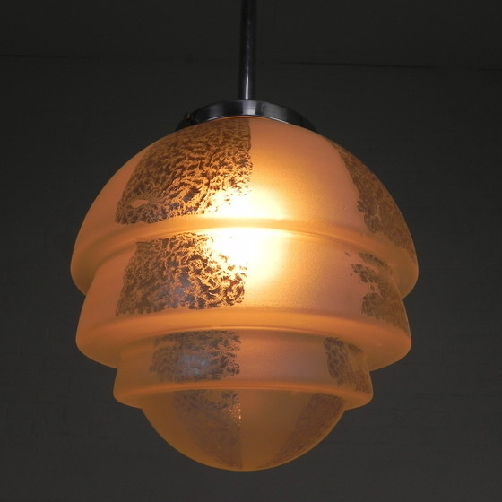 Image 1 of Lampe suspendue Art déco avec boule de verre à gradins, années 1930