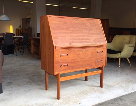 Image 1 of Arne Wahl Iversen desk