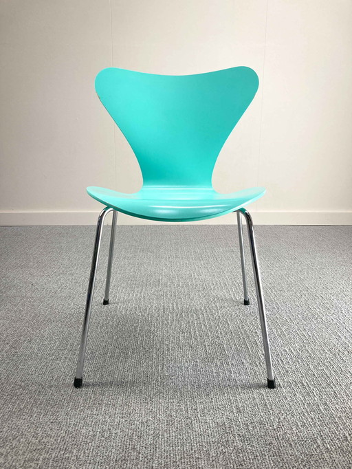 Set Of 6 Fritz Hansen Series 7 Butterfly Chairs