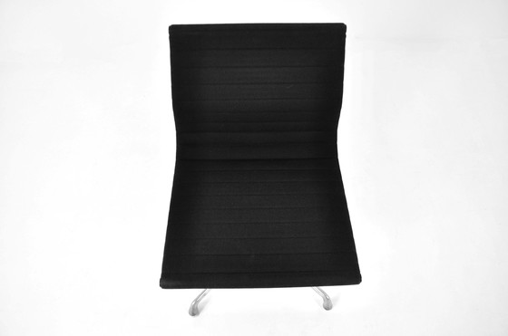 Image 1 of Chaise de bureau noire de Charles et Ray Eames pour Herman Miller, années 1960