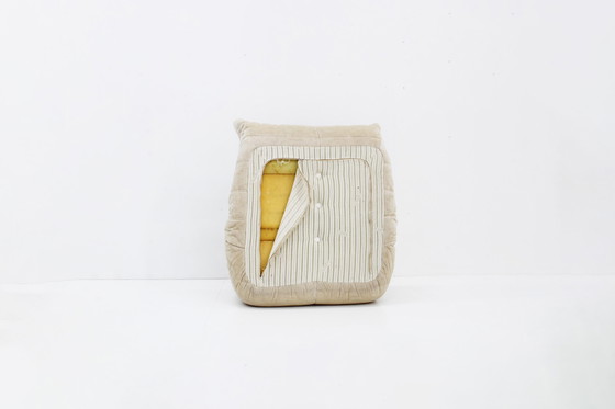 Image 1 of Poltrona originale vintage Togo Ligne Roset in velluto beige