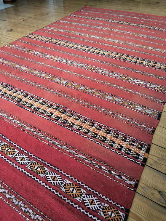 Image 1 of Tapis traditionnel marocain