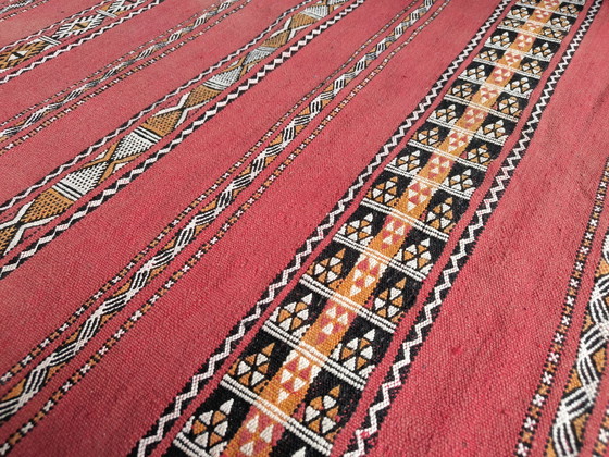 Image 1 of Tapis traditionnel marocain