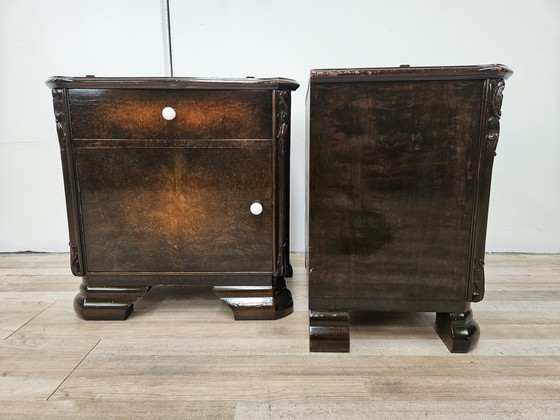 Image 1 of Art Decò Bedside Tables In Walnut With White Knobs