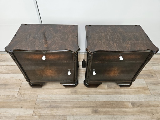 Art Decò Bedside Tables In Walnut With White Knobs