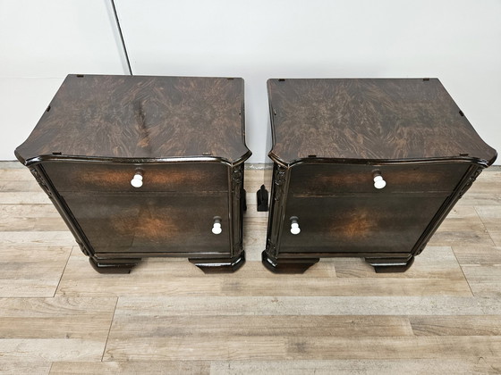 Image 1 of Art Decò Bedside Tables In Walnut With White Knobs