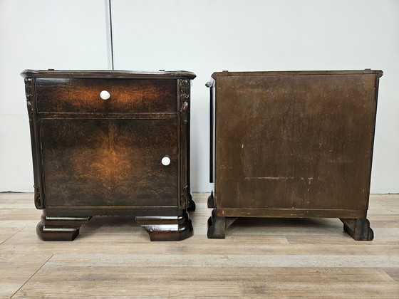 Image 1 of Art Decò Bedside Tables In Walnut With White Knobs