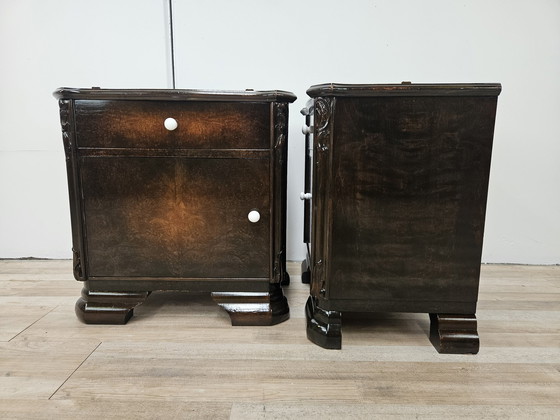 Image 1 of Art Decò Bedside Tables In Walnut With White Knobs