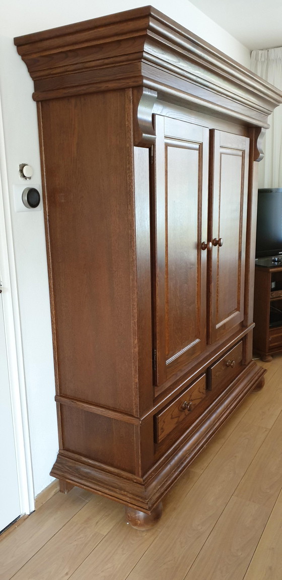 Image 1 of Large spacious oak cupboard