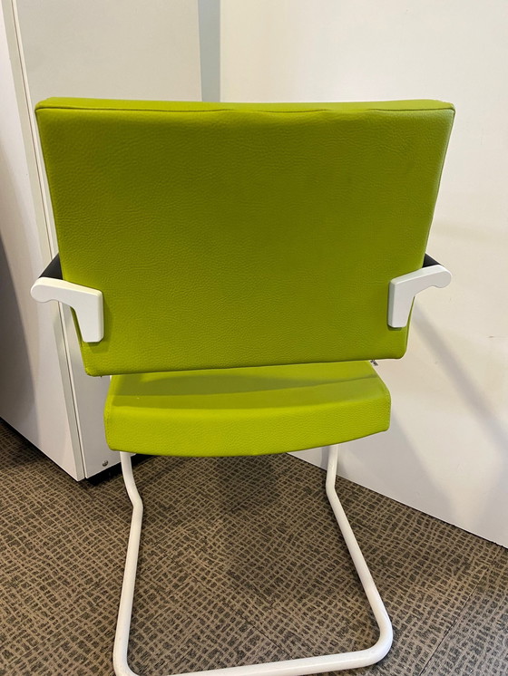 Image 1 of Ahrend Well chair