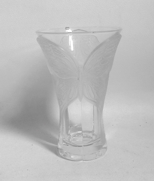 Vase Cristal D'Arques Avec Papillon Relief En Verre Dépoli Height 20 Cm