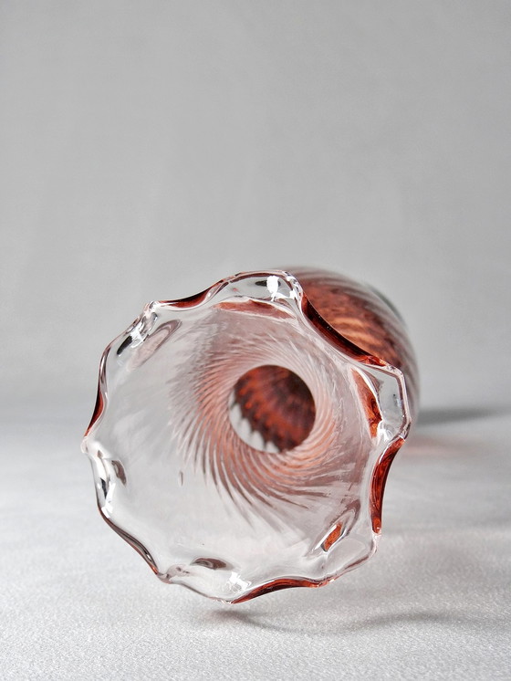 Image 1 of Petit vase en verre rosalin et opaline noire Empoli Stelvia années 50 Italie 