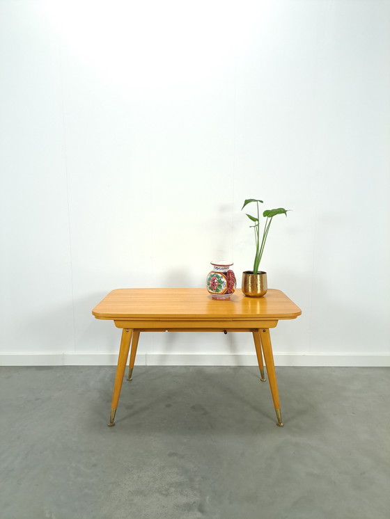 Image 1 of Tavolo con impiallacciatura, regolabile in altezza e allungabile con gambe in ottone, tavolo da pranzo vintage