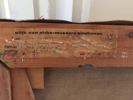 Image 1 of Jan Gregoor - Ballons au-dessus d'une statue de jardin