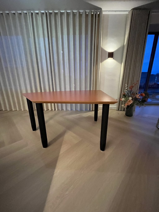 Lande Design Table