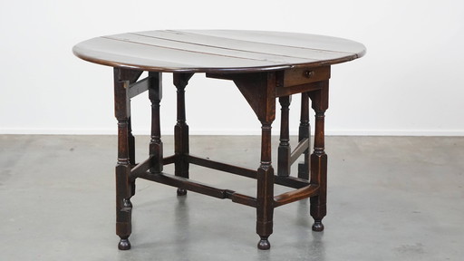 Hangoor Dining Table