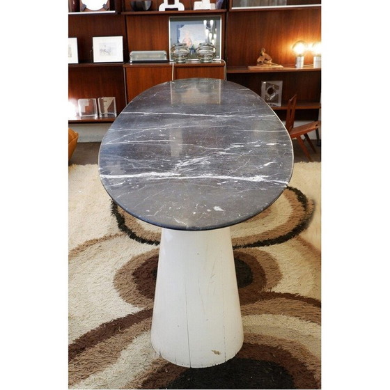 Image 1 of Gran consola de mediados de siglo con tapa ovalada de mármol y patas de madera, Italia, década de 1970