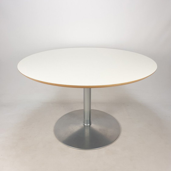 Image 1 of Vintage round dining table in white veneered wood by Pierre Paulin for Artifort, 1960