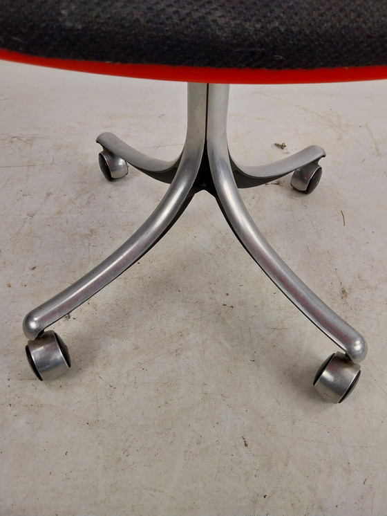 Image 1 of 1 x spaceage swivel chair by Tecno Italy by Osvaldo Borsani 1973