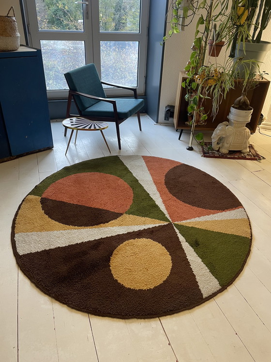 Image 1 of Tapis rond de l'ère spatiale