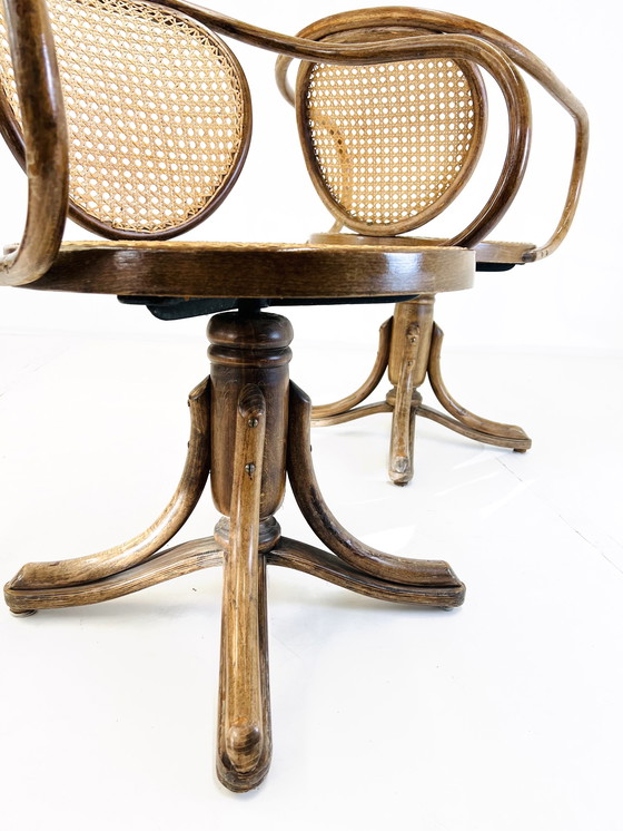 Image 1 of 2x Modèle 5501 chaise pivotante, ZPM Radomsko