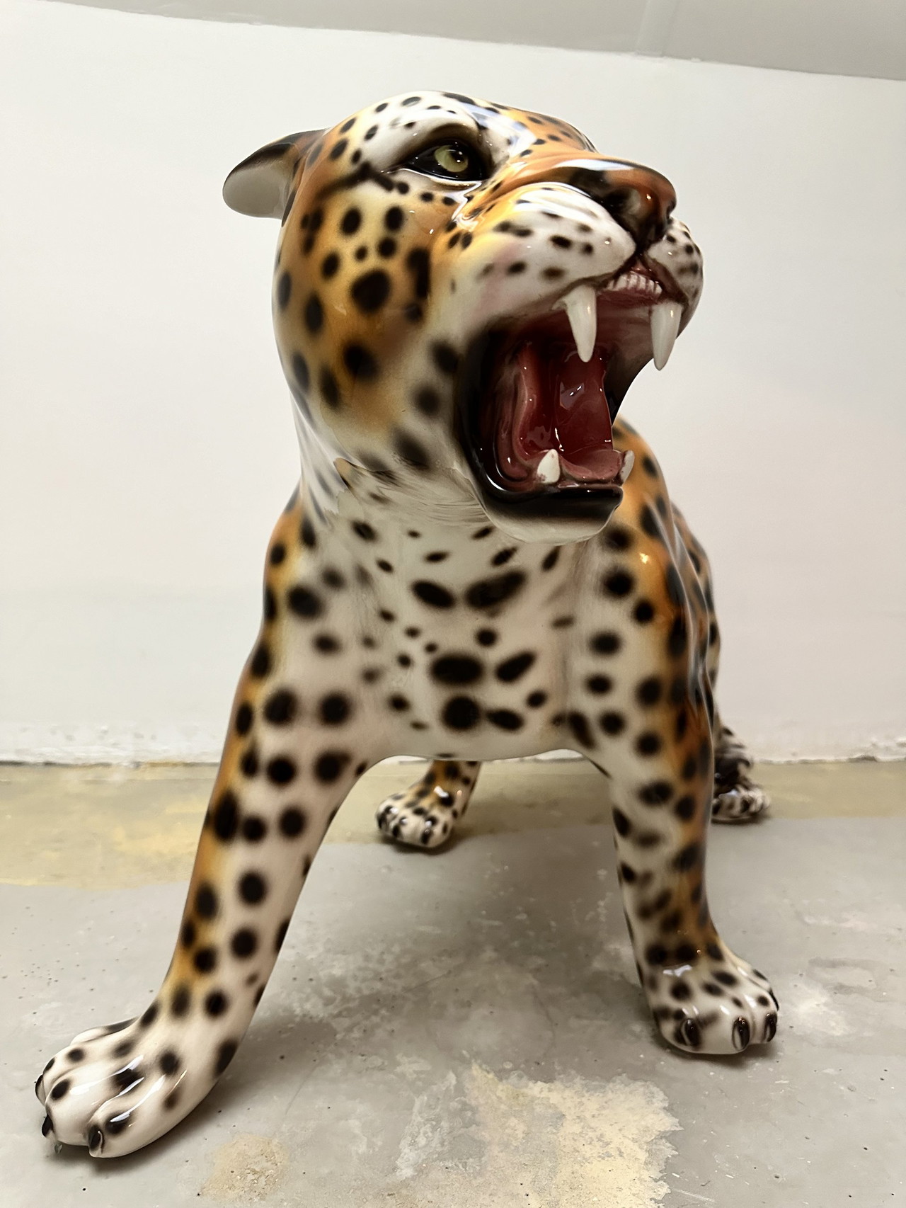 『 Yellow Leopard fam 』by Zuberi 60*60cm Yellow Leopard fam 』by Zuberi 60*60cm Yellow Leopard fam