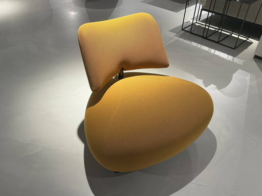 Leolux Pallone Pa In Yellow Stretch Fabric Showroom Model