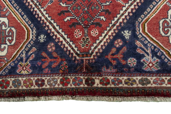 Image 1 of Hand-knotted Shiraz oriental rug - 217 X 155 Cm