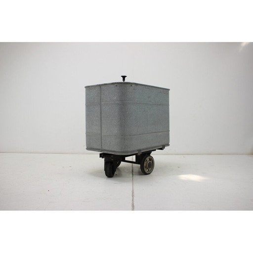 Carro de lavandería industrial vintage de metal para Kovo Bzenec, Checoslovaquia, 1950