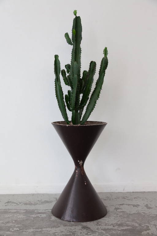 Diabolo planter 1950s