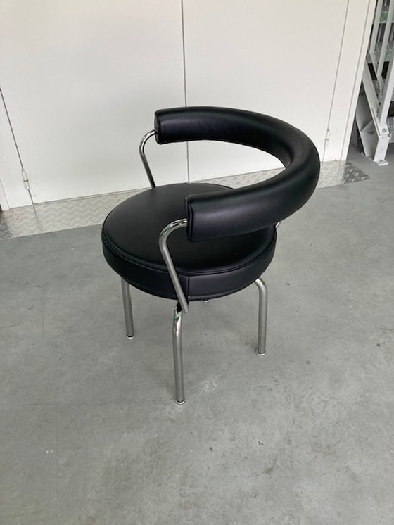 Image 1 of 2x Cassina Tournant Armchairs