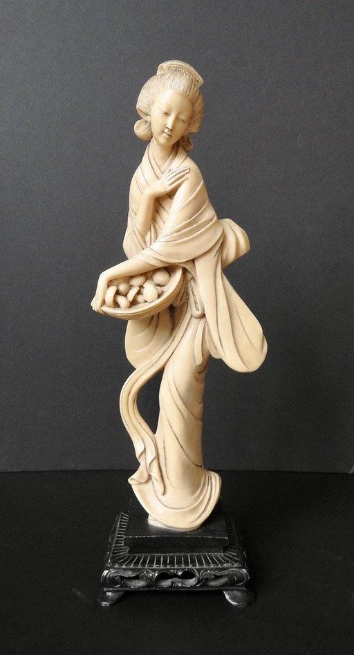 Geisha Statue - Italy