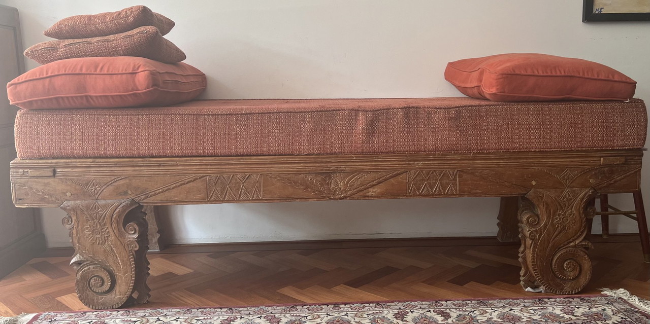 Indonesian daybed