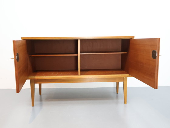 Image 1 of Buffet vintage à 3 portes